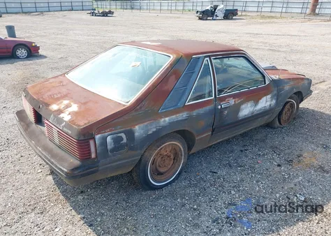 1982 Mercury Capri z USA, uszkodzony, nr VIN 1MEBP67B4CF630747